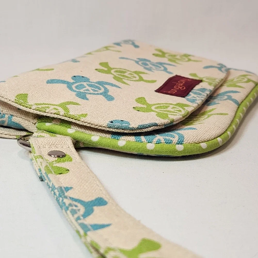 Bungalow 360 Canvas Wristlet Peace Turtles 8.5x5 Zip‎ + Magnetic Closure